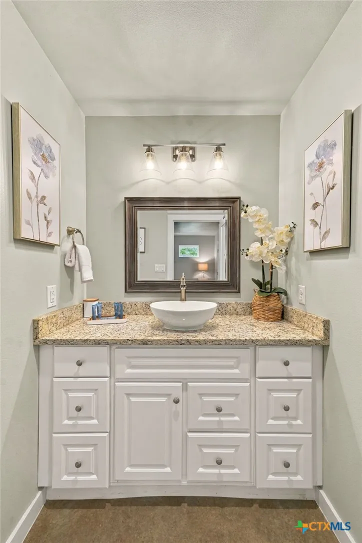 464 Pecan Row Canyon Lake, TX 78132