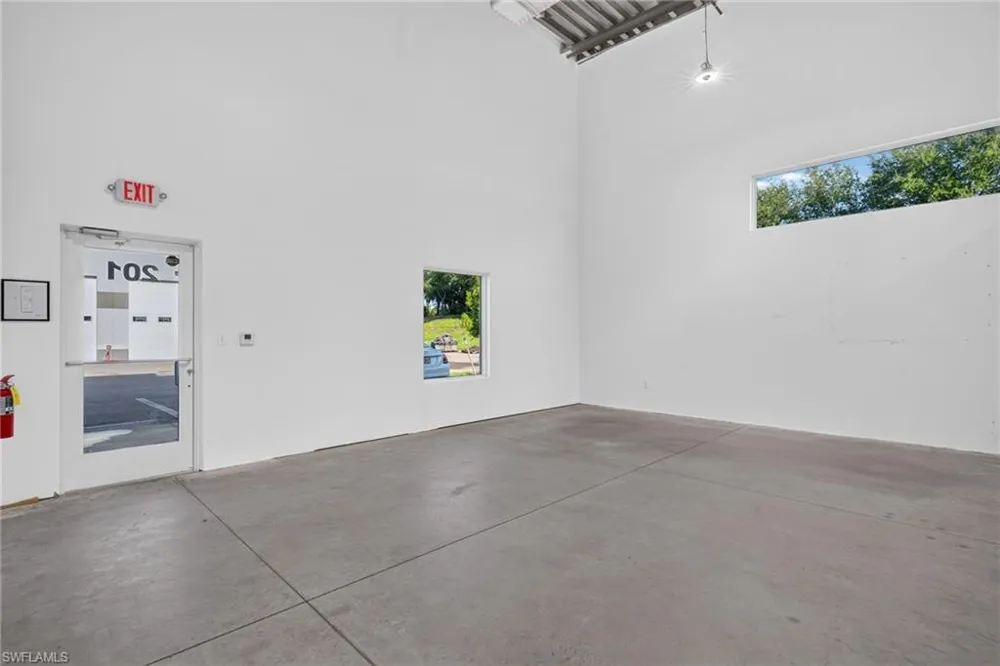 16103 Lee Road #201 Fort Myers, FL 33912