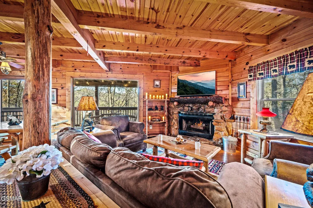 3049 Brothers Way Sevierville, TN 37862