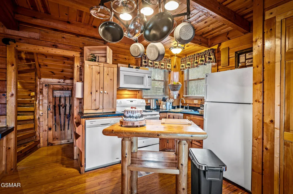3049 Brothers Way Sevierville, TN 37862