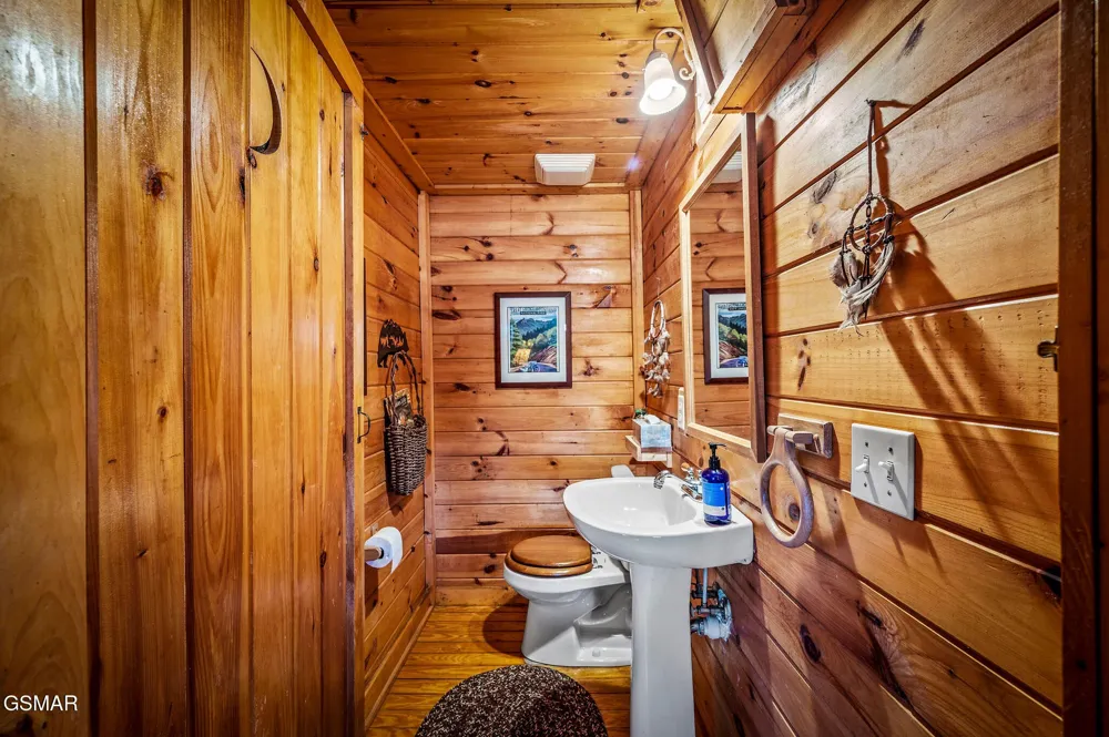 3049 Brothers Way Sevierville, TN 37862