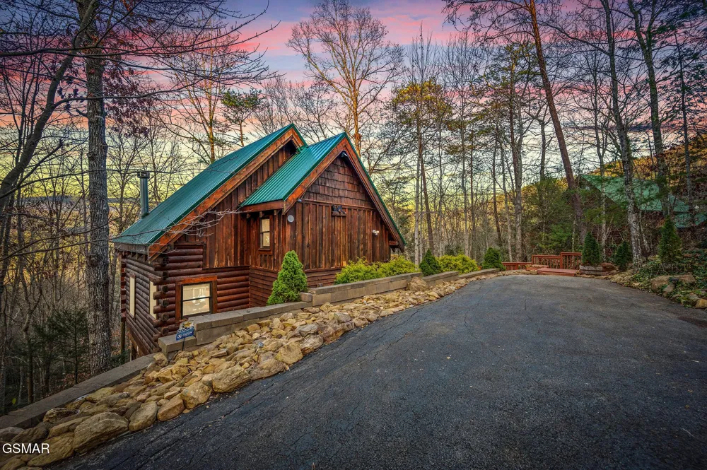 3049 Brothers Way Sevierville, TN 37862