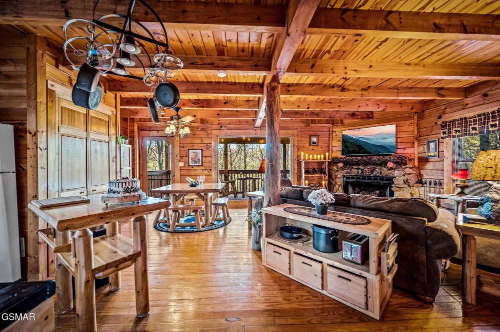 3049 Brothers Way Sevierville, TN 37862