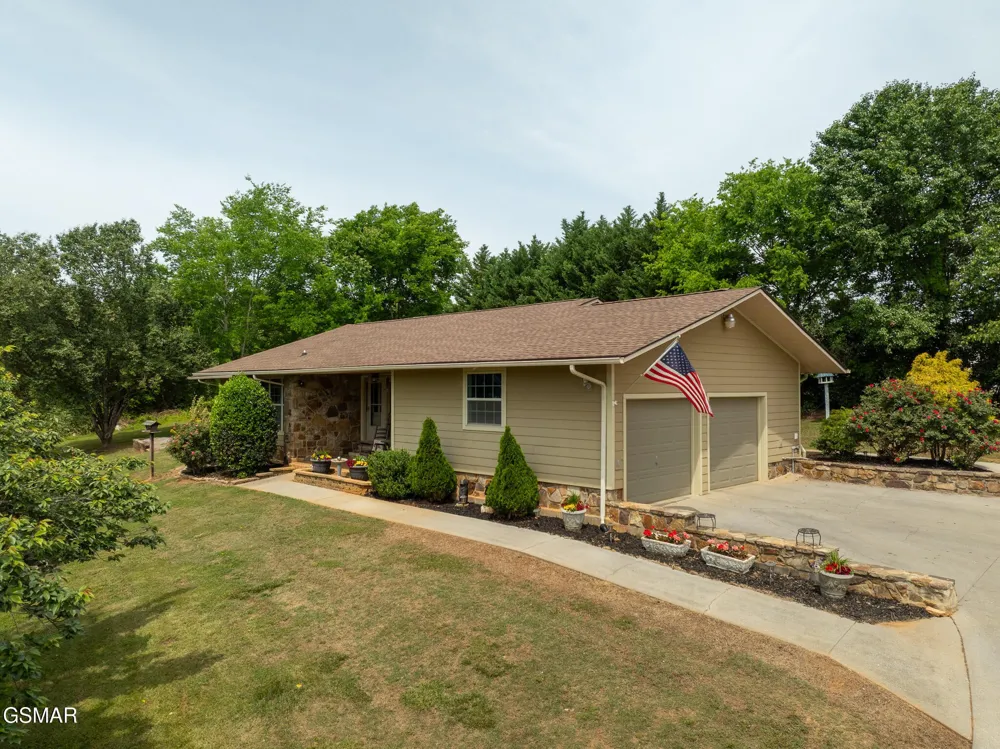 1479 Wendron Moors Drive Sevierville, TN 37862
