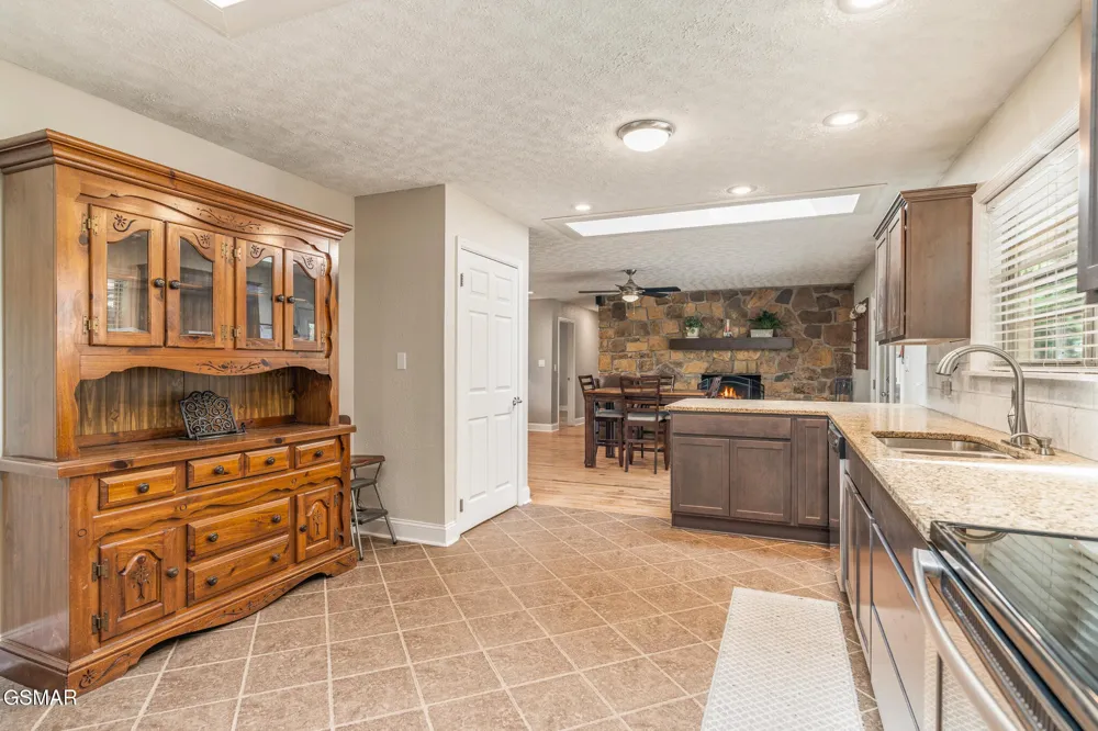 1479 Wendron Moors Drive Sevierville, TN 37862