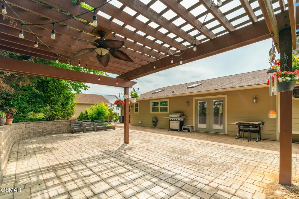 1479 Wendron Moors Drive Sevierville, TN 37862