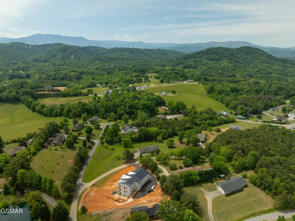 1479 Wendron Moors Drive Sevierville, TN 37862