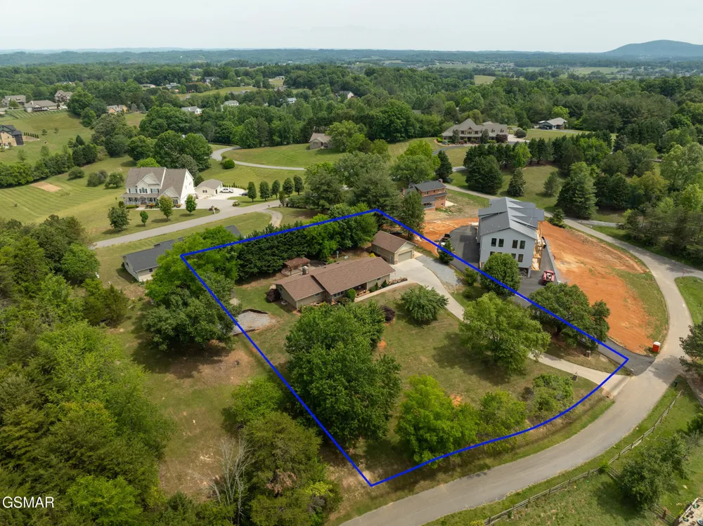 1479 Wendron Moors Drive Sevierville, TN 37862