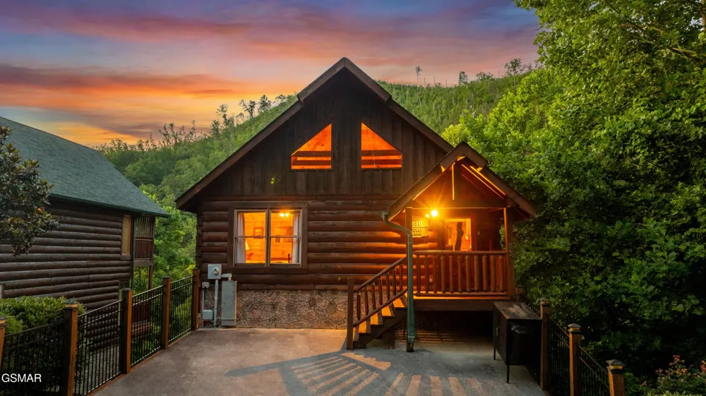 830 Black Bear Cub Way Sevierville, TN 37862