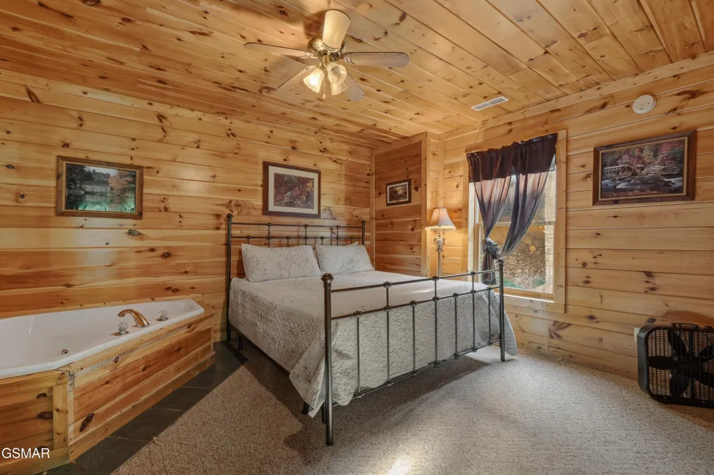 830 Black Bear Cub Way Sevierville, TN 37862