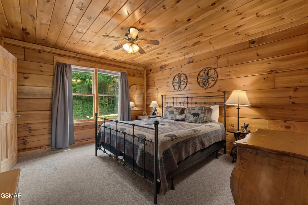 830 Black Bear Cub Way Sevierville, TN 37862