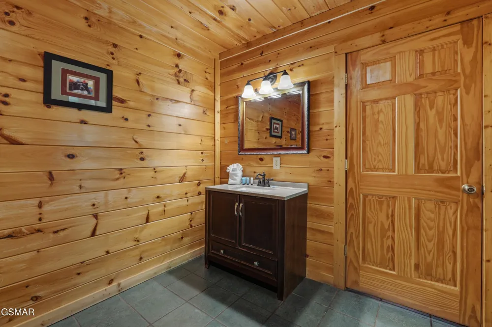 830 Black Bear Cub Way Sevierville, TN 37862