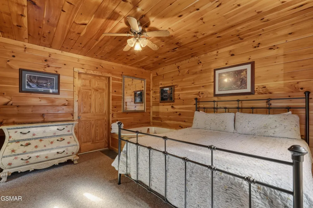 830 Black Bear Cub Way Sevierville, TN 37862