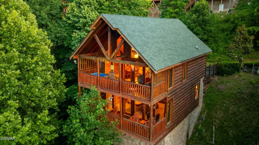 830 Black Bear Cub Way Sevierville, TN 37862
