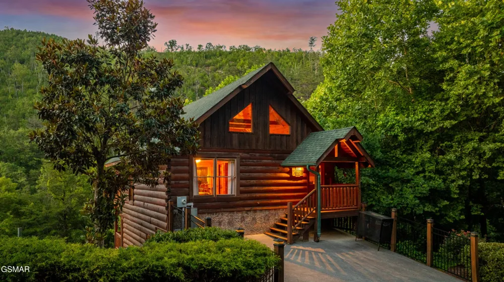 830 Black Bear Cub Way Sevierville, TN 37862