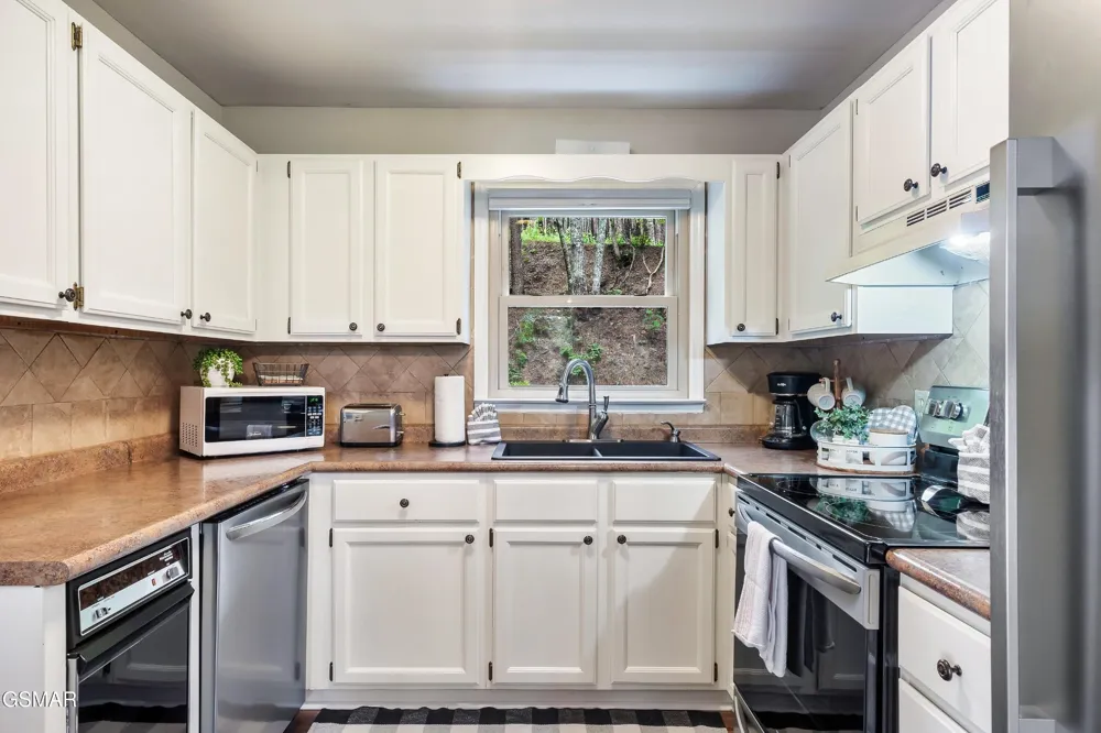 3282 Emerald Springs Loop Pigeon Forge, TN 37862
