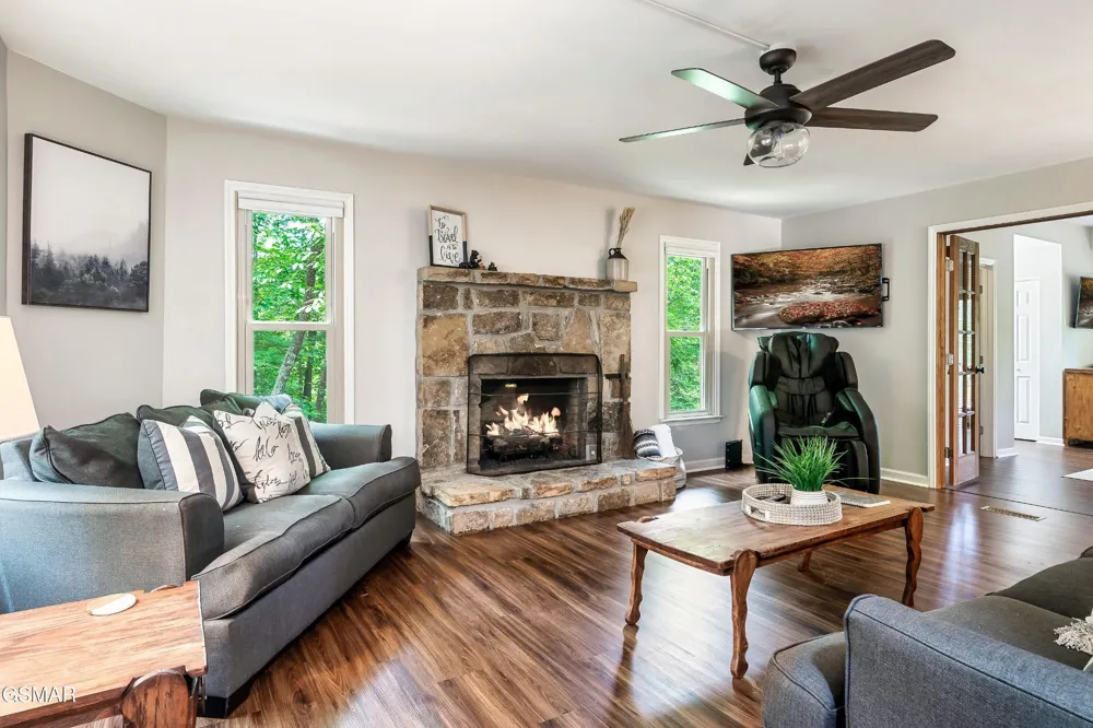 3282 Emerald Springs Loop Pigeon Forge, TN 37862