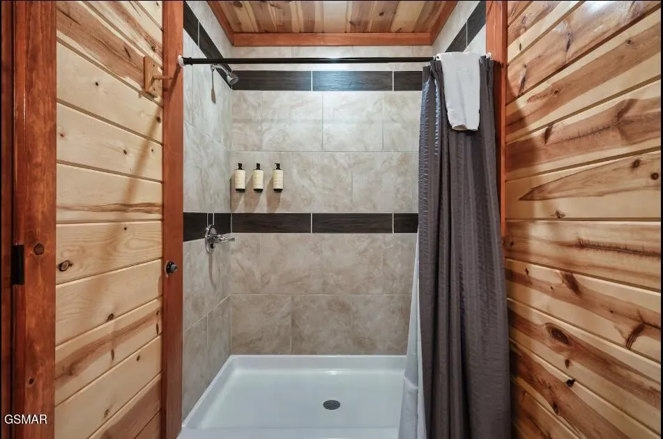 3328 Smoky Ridge Way Sevierville, TN 37862