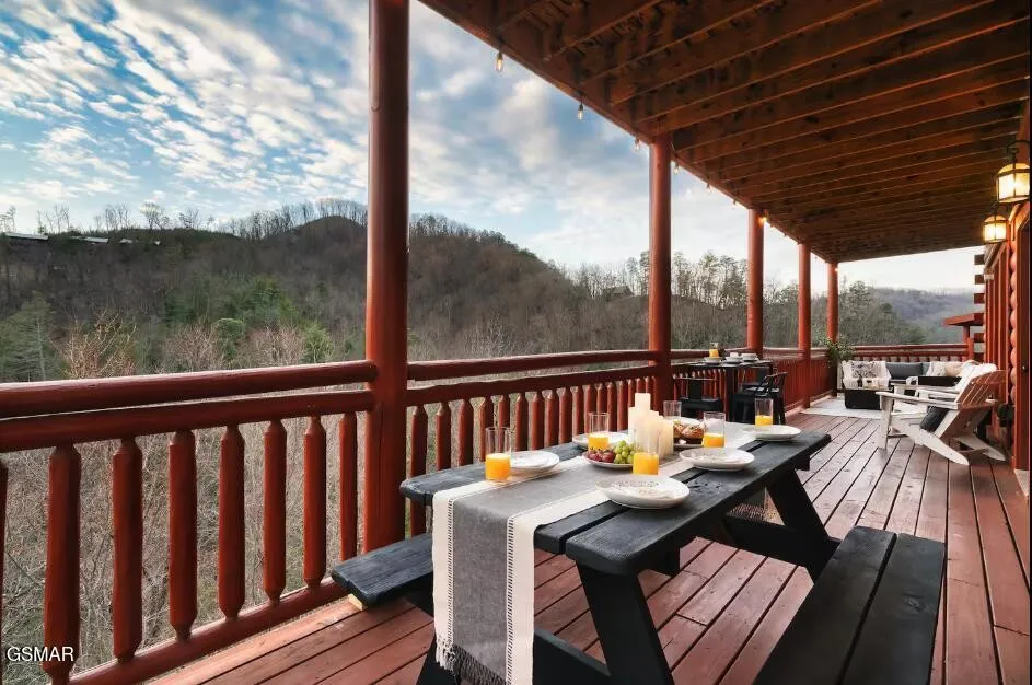 3328 Smoky Ridge Way Sevierville, TN 37862