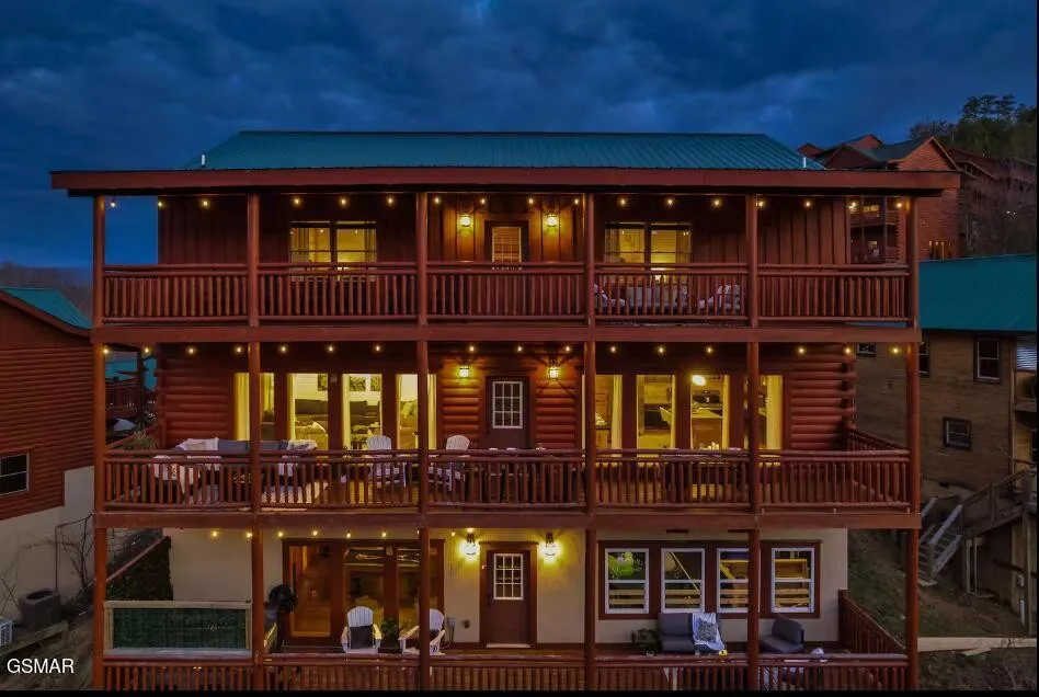 3328 Smoky Ridge Way Sevierville, TN 37862
