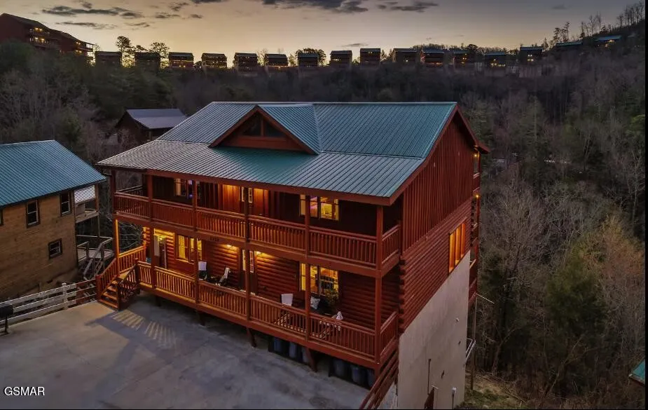 3328 Smoky Ridge Way Sevierville, TN 37862