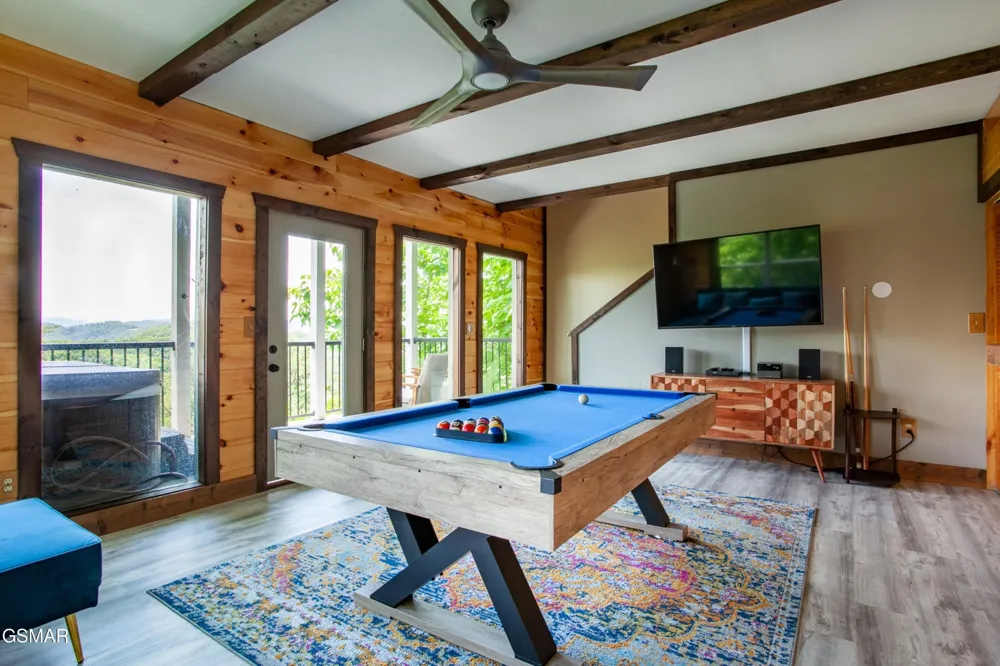 920 Falcon View Way Sevierville, TN 37862