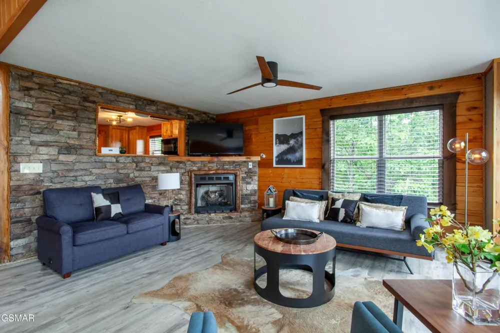 920 Falcon View Way Sevierville, TN 37862