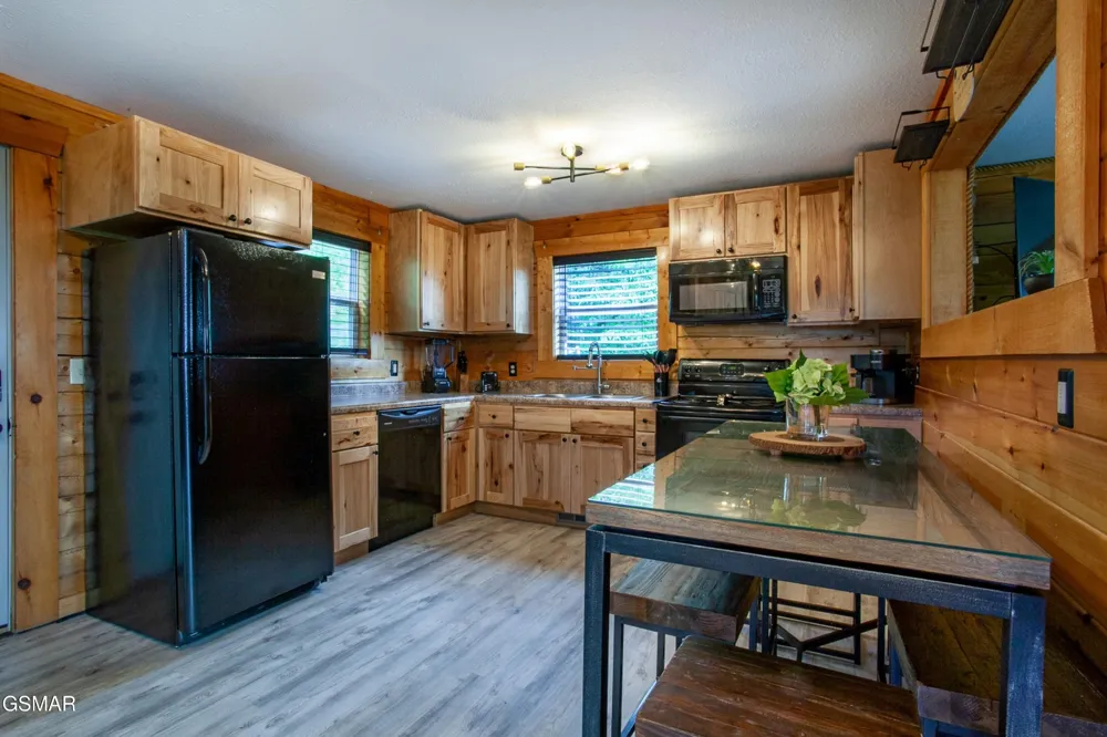 920 Falcon View Way Sevierville, TN 37862