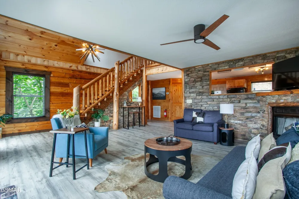920 Falcon View Way Sevierville, TN 37862