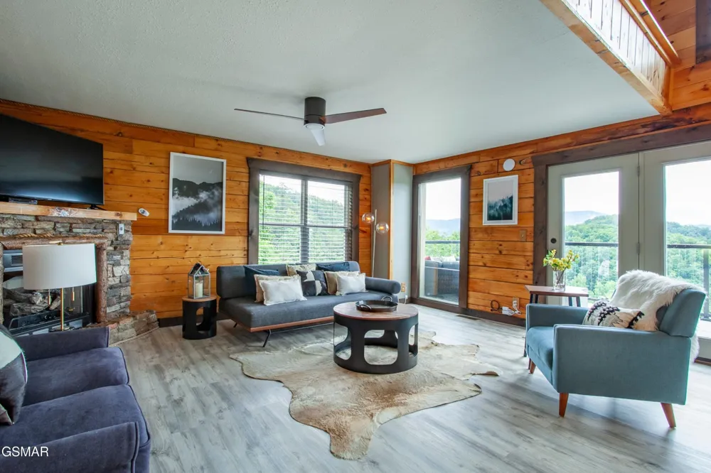 920 Falcon View Way Sevierville, TN 37862