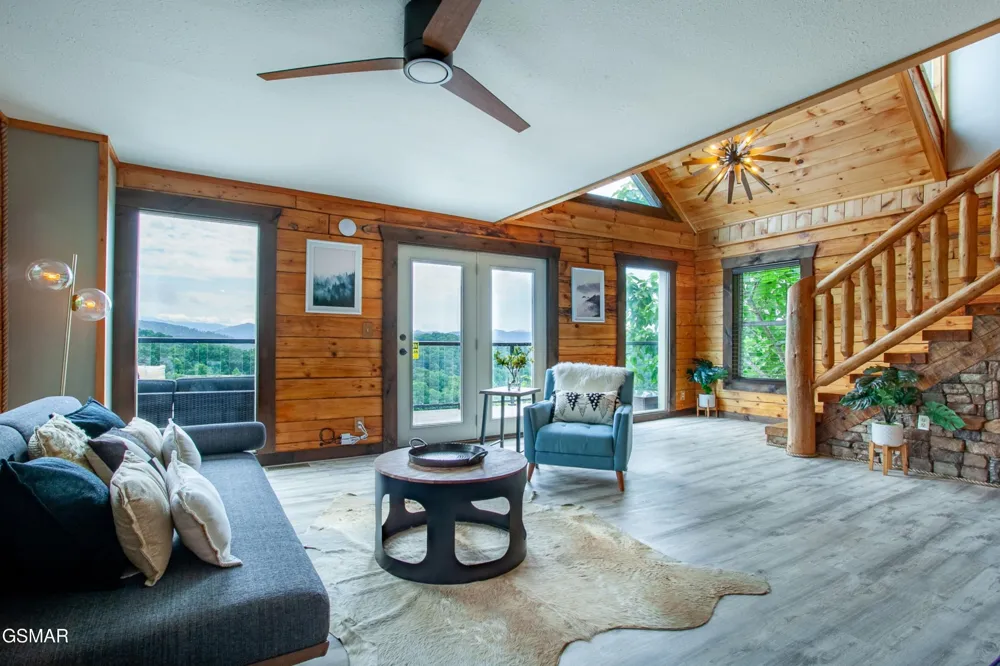 920 Falcon View Way Sevierville, TN 37862