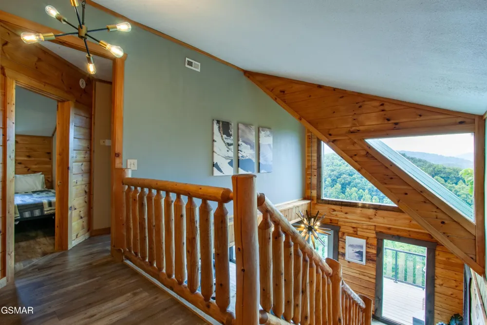 920 Falcon View Way Sevierville, TN 37862