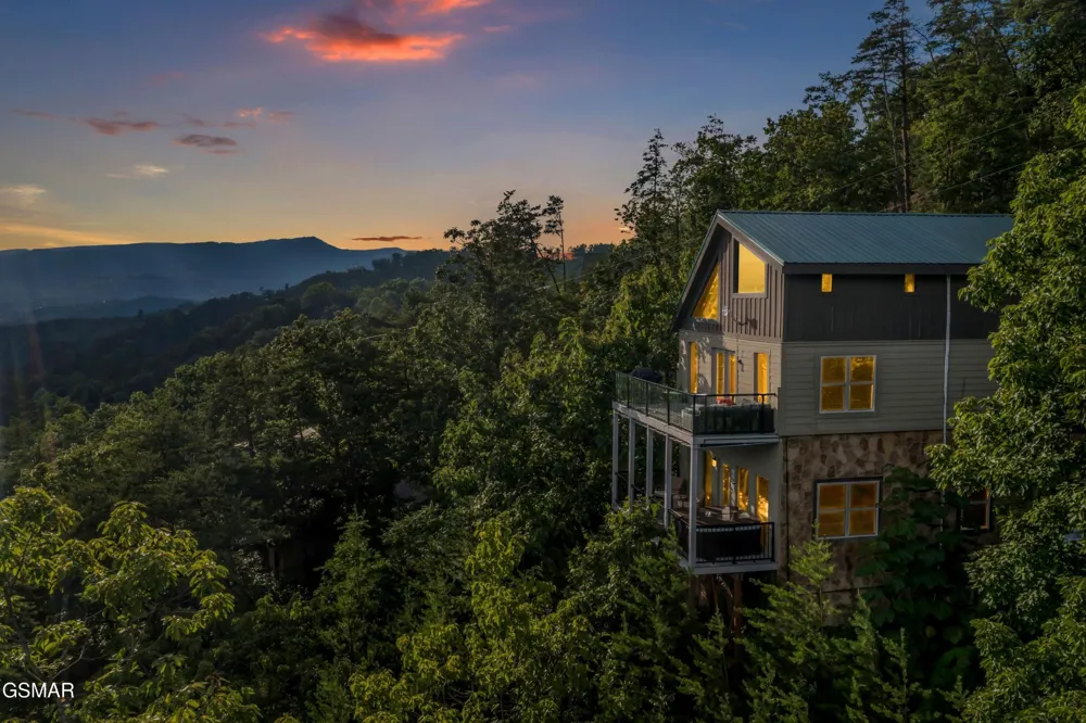 920 Falcon View Way Sevierville, TN 37862