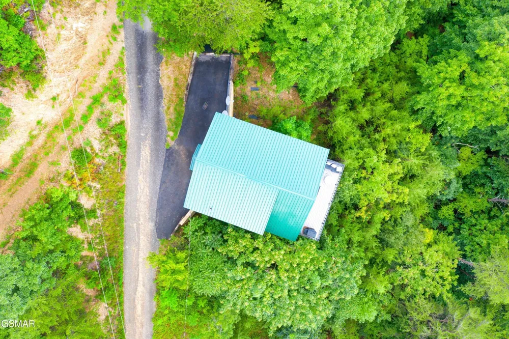920 Falcon View Way Sevierville, TN 37862