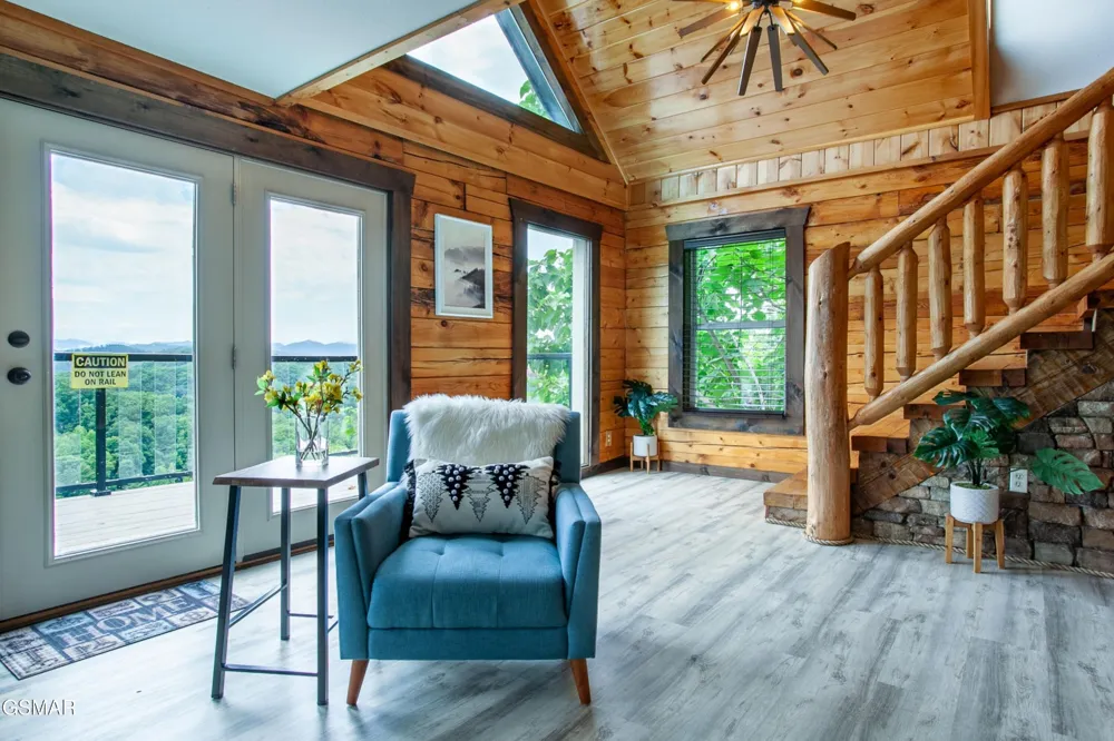920 Falcon View Way Sevierville, TN 37862