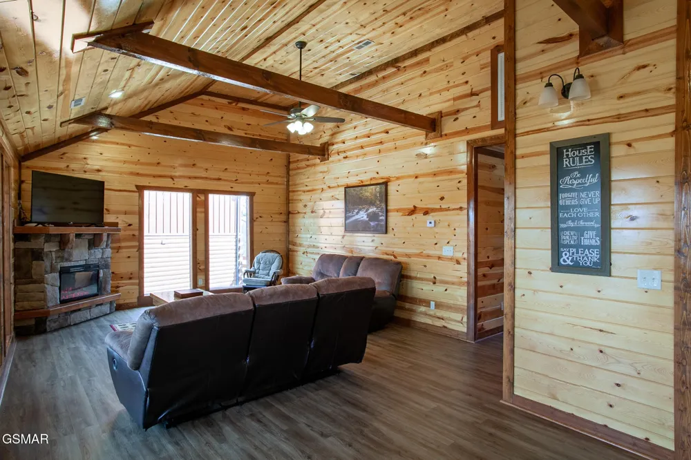 3708 Tilda Hilltop Way Sevierville, TN 37862