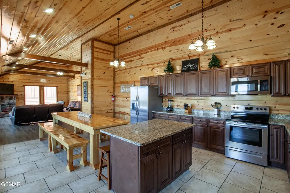 3708 Tilda Hilltop Way Sevierville, TN 37862