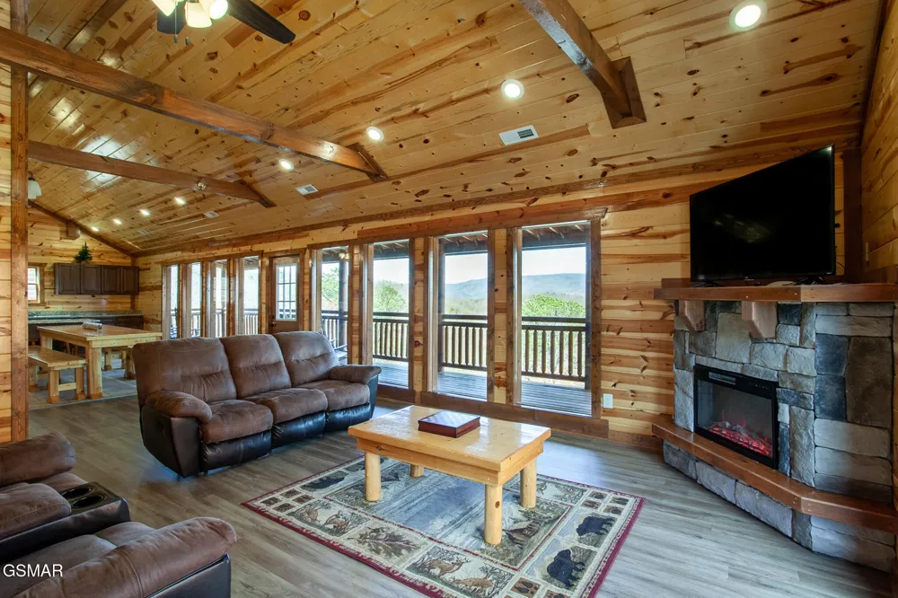 3708 Tilda Hilltop Way Sevierville, TN 37862