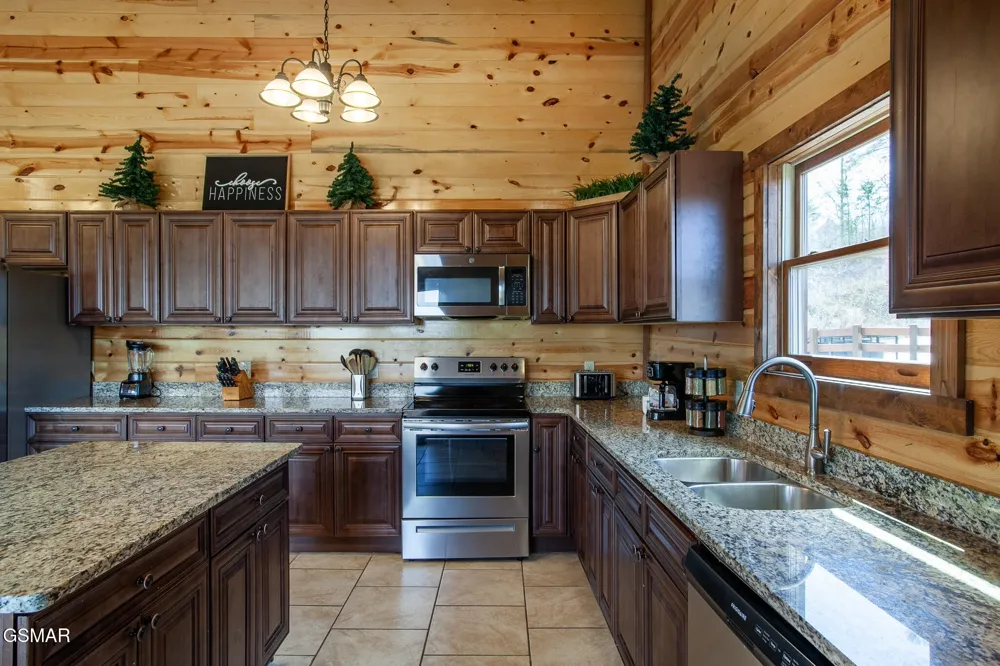 3708 Tilda Hilltop Way Sevierville, TN 37862