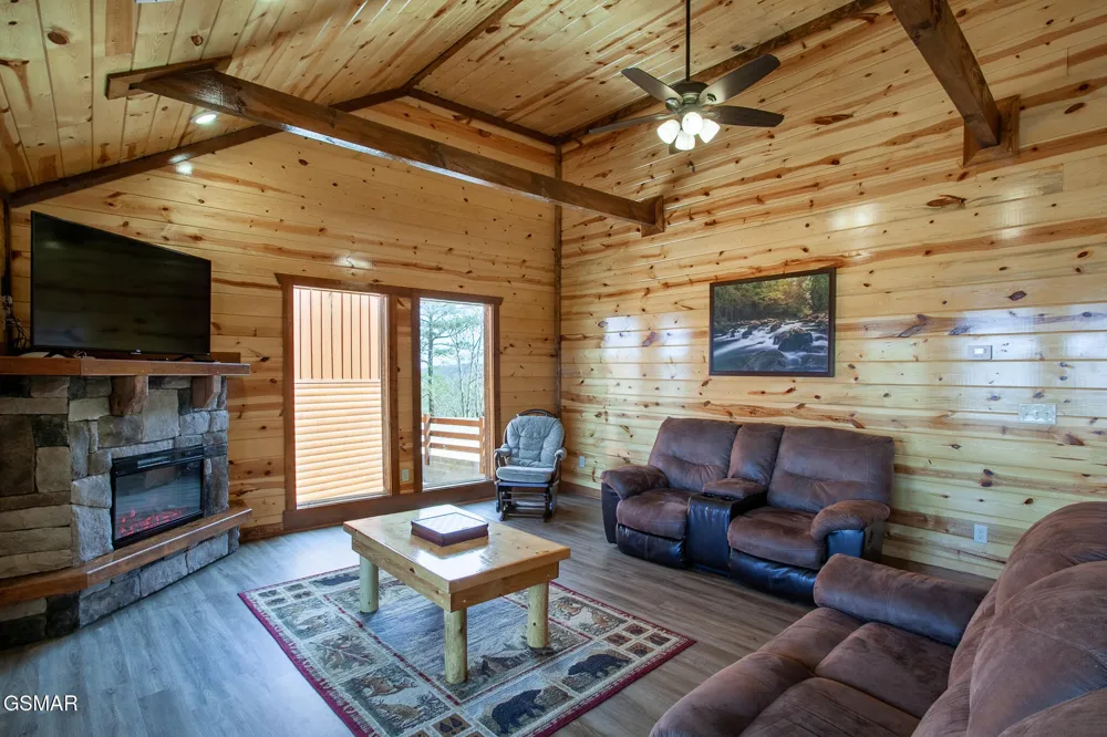 3708 Tilda Hilltop Way Sevierville, TN 37862