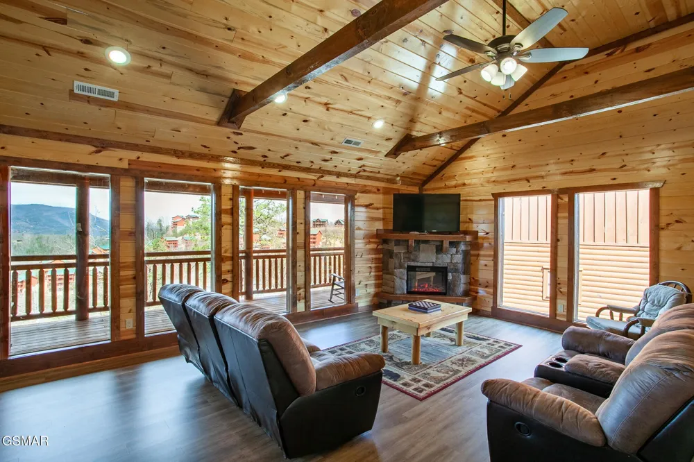3708 Tilda Hilltop Way Sevierville, TN 37862