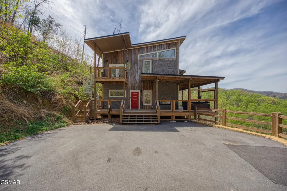 3322 Sugar Maple Loop Road Sevierville, TN 37862