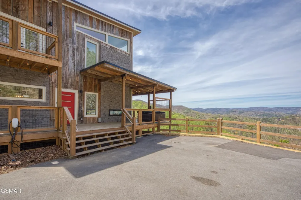3322 Sugar Maple Loop Road Sevierville, TN 37862