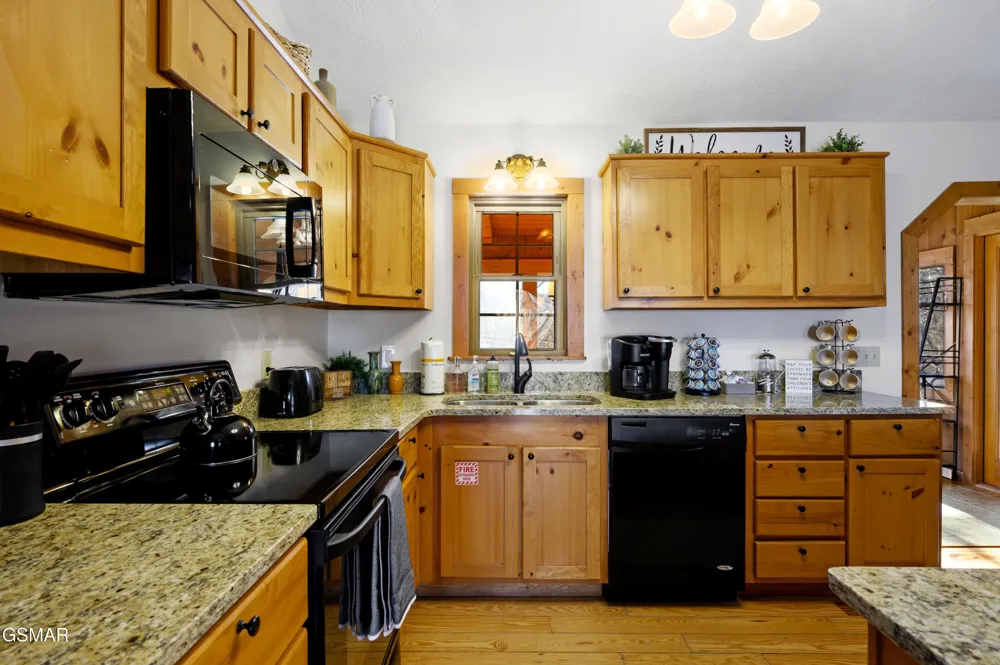 3255 Cove Creek Way Sevierville, TN 37862