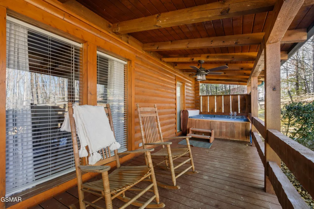 3255 Cove Creek Way Sevierville, TN 37862