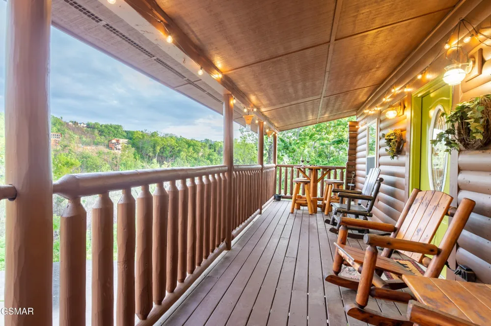 2213 Headrick Lead Sevierville, TN 37862