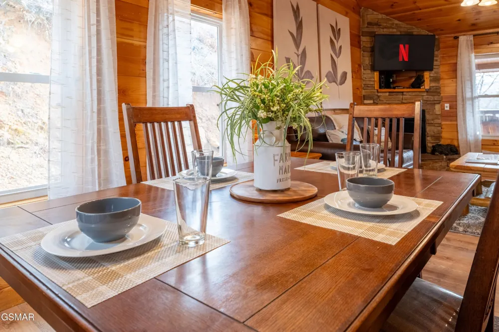 2213 Headrick Lead Sevierville, TN 37862