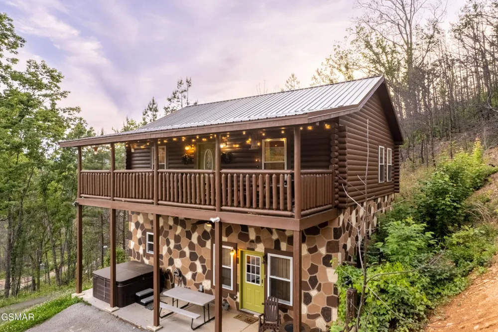 2213 Headrick Lead Sevierville, TN 37862