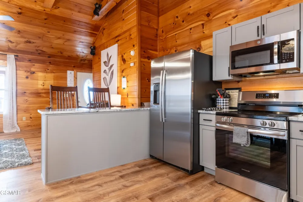 2213 Headrick Lead Sevierville, TN 37862