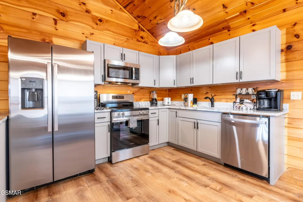 2213 Headrick Lead Sevierville, TN 37862